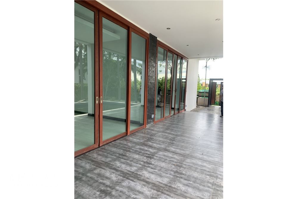 Urgent Sale: Luxurious Pool Villa in Central Hua Hin for 3.3 Million THB 5